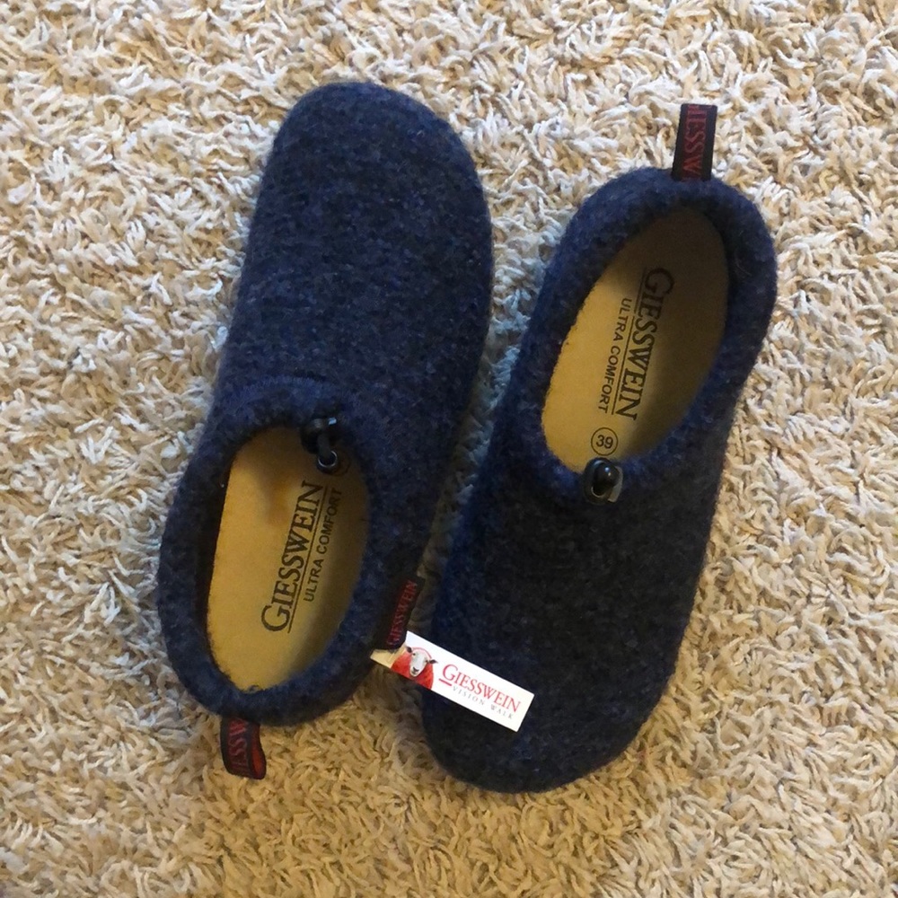 NWT- Giesswein- Wool Shoes- sz.39